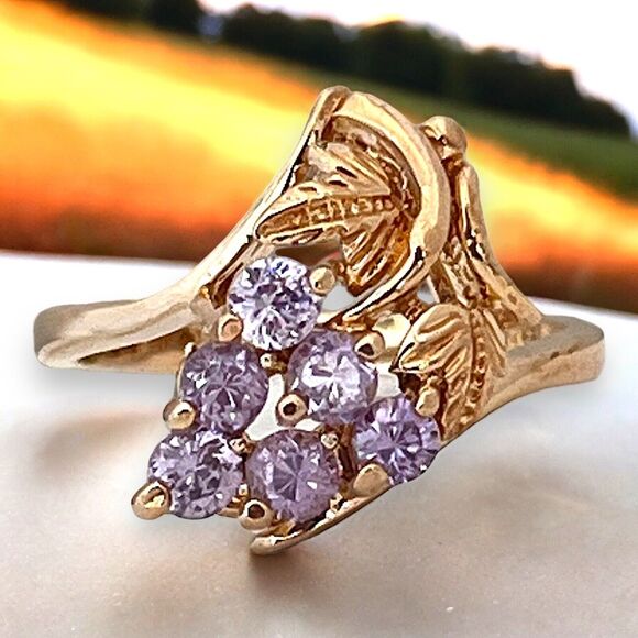 Vintage Ring Size 6 Grapes Purple Crystals 18K Gold Plate Mid-Century MCM 14F - Picture 1 of 5